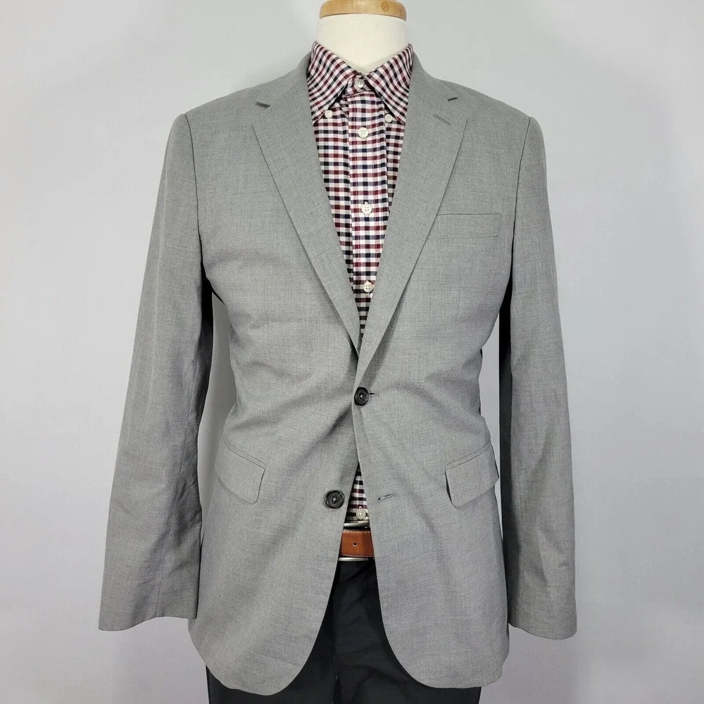 Banana Republic Men's Sport Coat Blazer Two Button Gray Poly Blend Size‎ 40R
